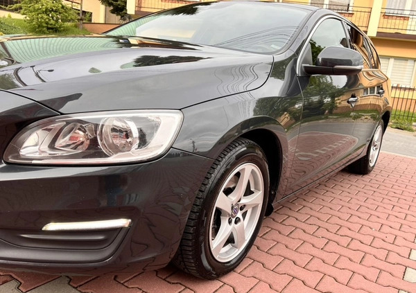 Volvo V60 cena 37900 przebieg: 297677, rok produkcji 2015 z Kowary małe 631